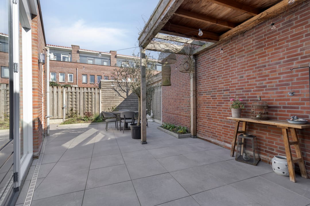 Photo 28 of Van Oldenbarneveltstraat 19