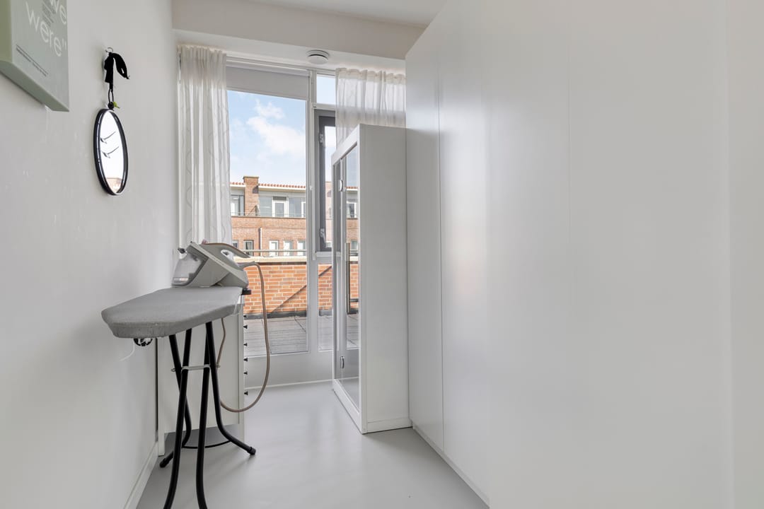 Photo 23 of Van Oldenbarneveltstraat 19