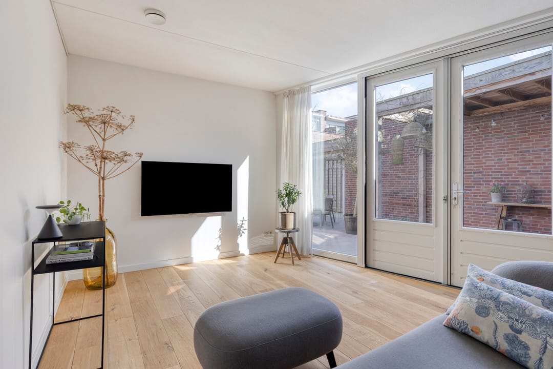 Photo 7 of Van Oldenbarneveltstraat 19