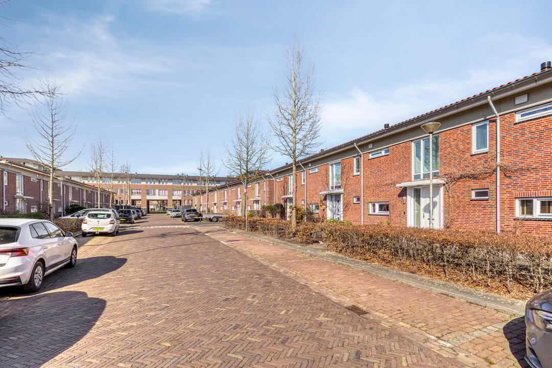 Photo 32 of Van Oldenbarneveltstraat 19