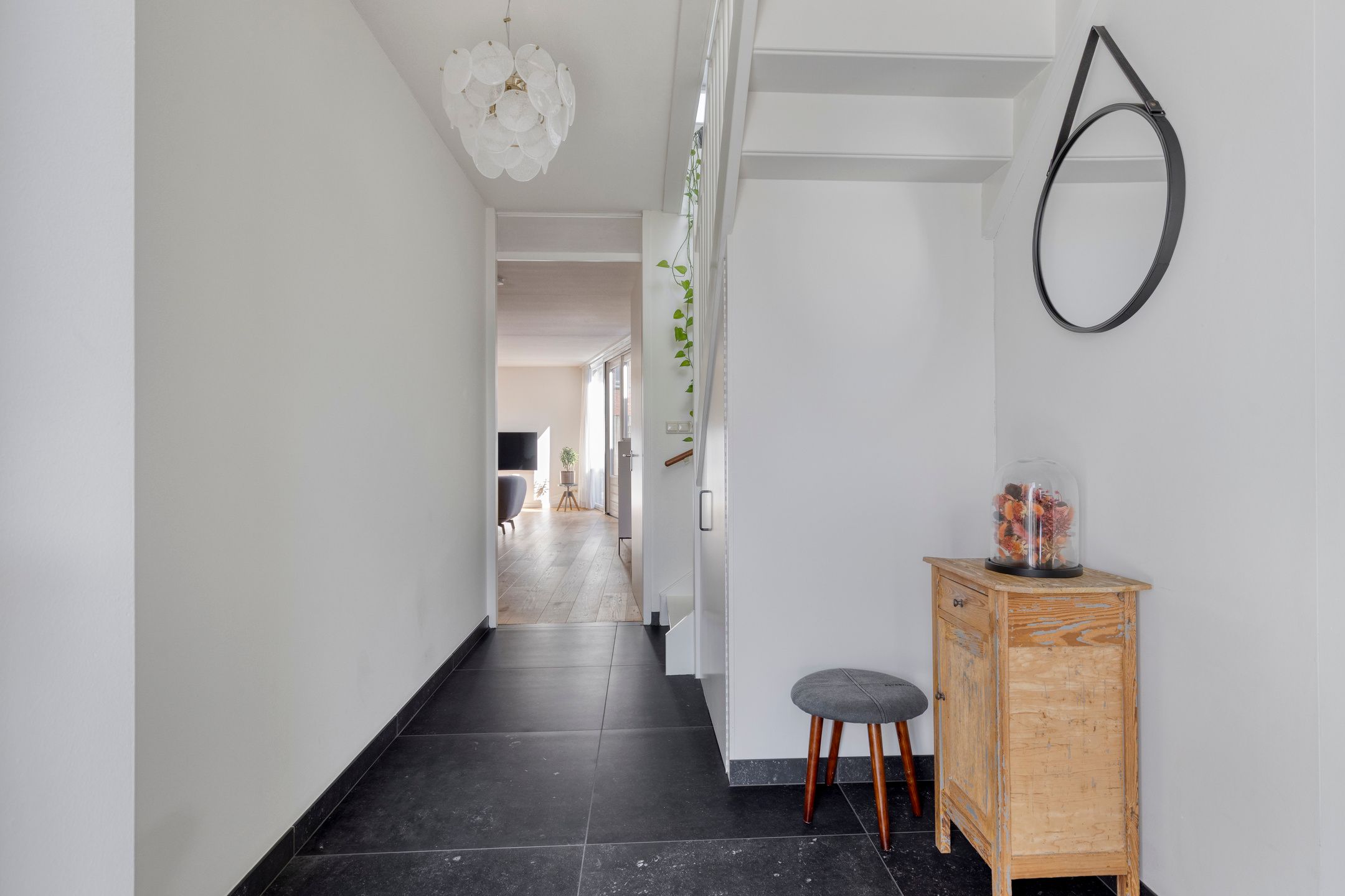 Photo 15 of Van Oldenbarneveltstraat 19