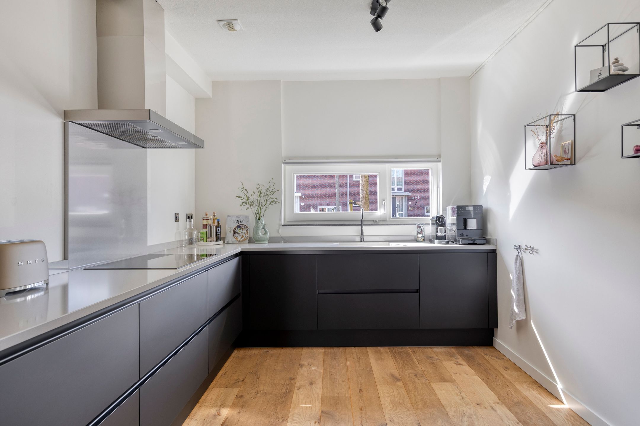 Photo 12 of Van Oldenbarneveltstraat 19