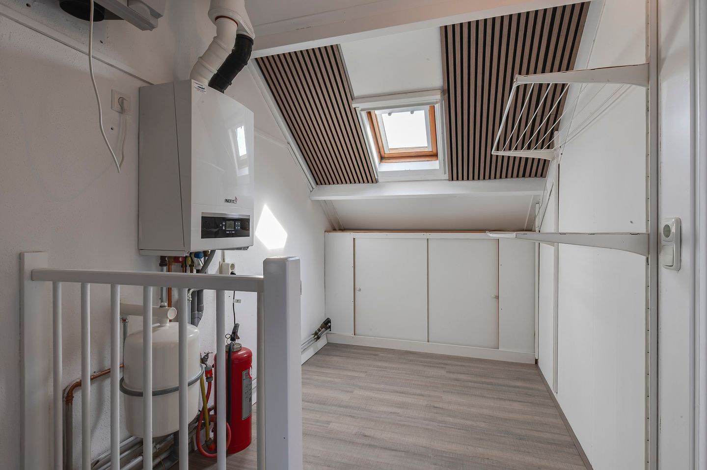 Spacious extended family home with six bedrooms and deep southeast-facing garden in Cothen — 67