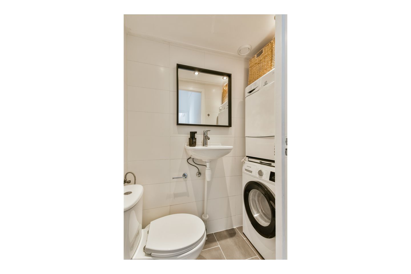 Foto 20 van Indischestraat 151