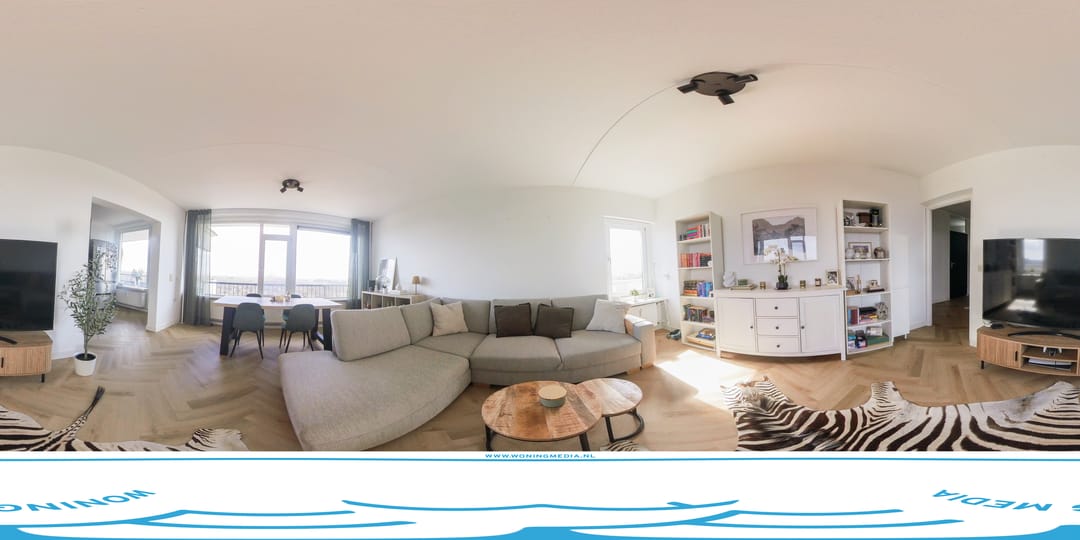 Renovated three-room apartment on 13th floor with panoramic views — 21