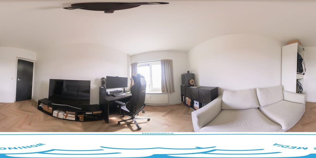 Renovated three-room apartment on 13th floor with panoramic views — 24