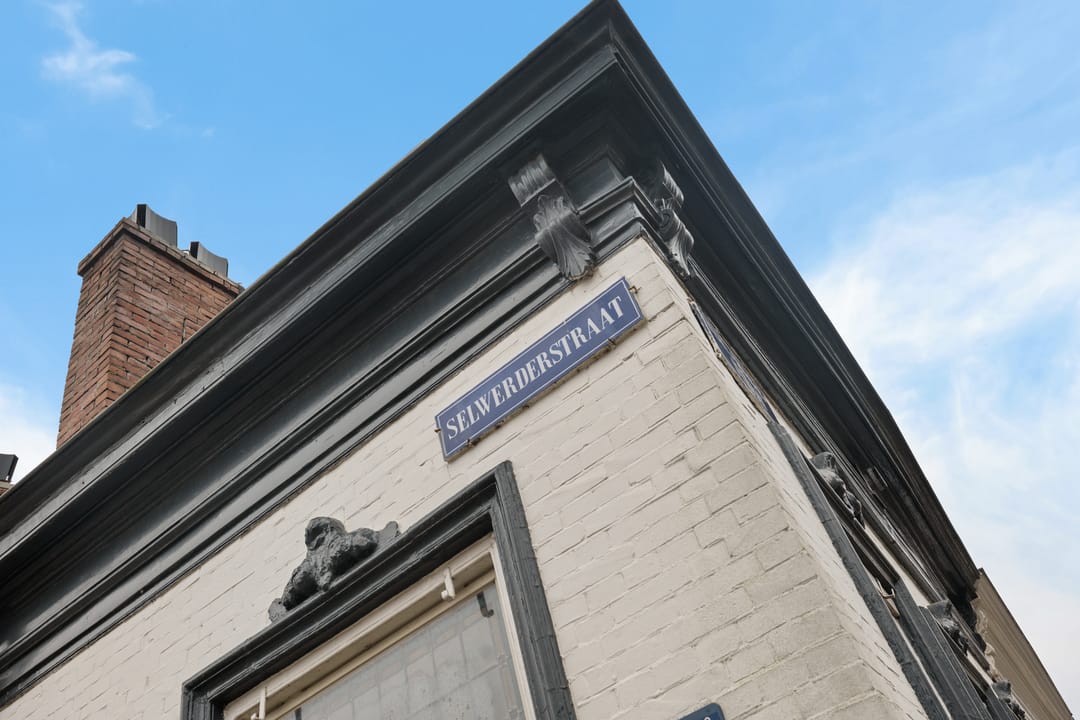 Photo 41 of Selwerderstraat 1