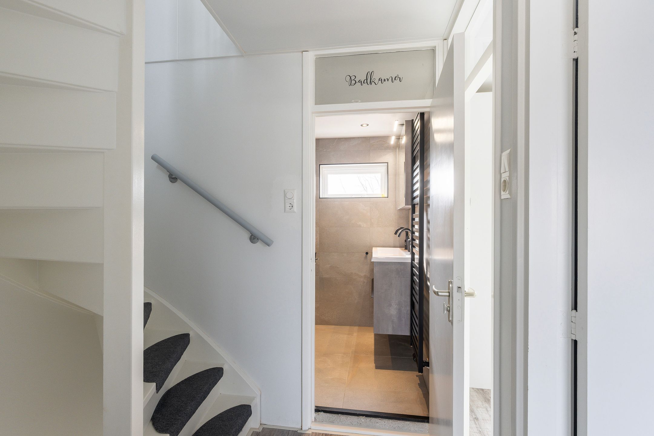 Foto 18 van Albertine Agneslaan 1