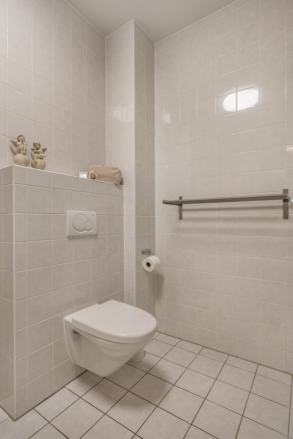 Modern ground-floor apartment with private parking in Hedel center — 14