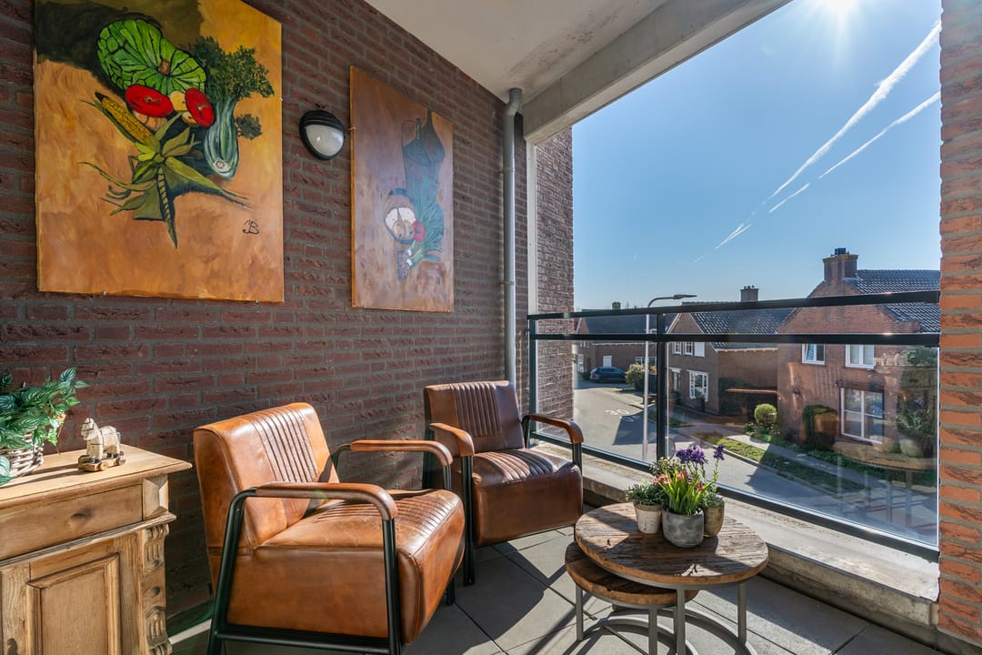 Modern ground-floor apartment with private parking in Hedel center — 23