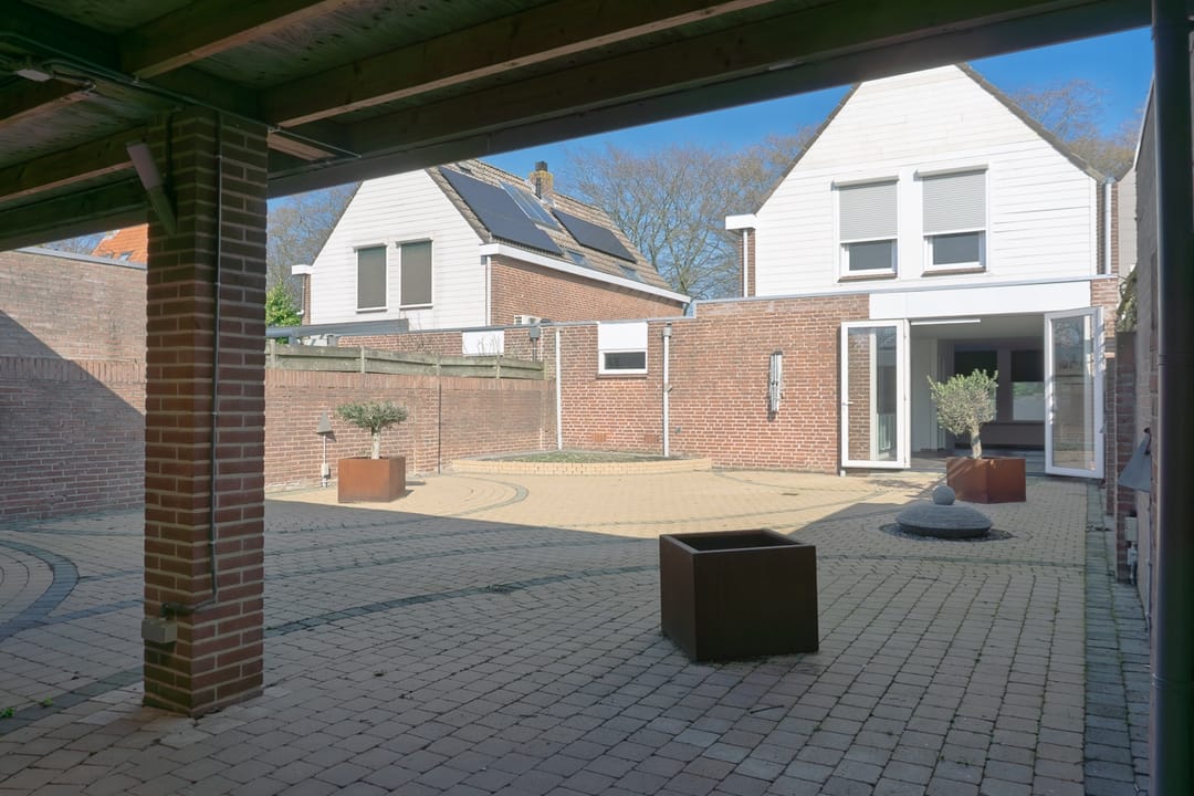 Spacious Semi-Detached Home with Large Garden in Warande-West — 15