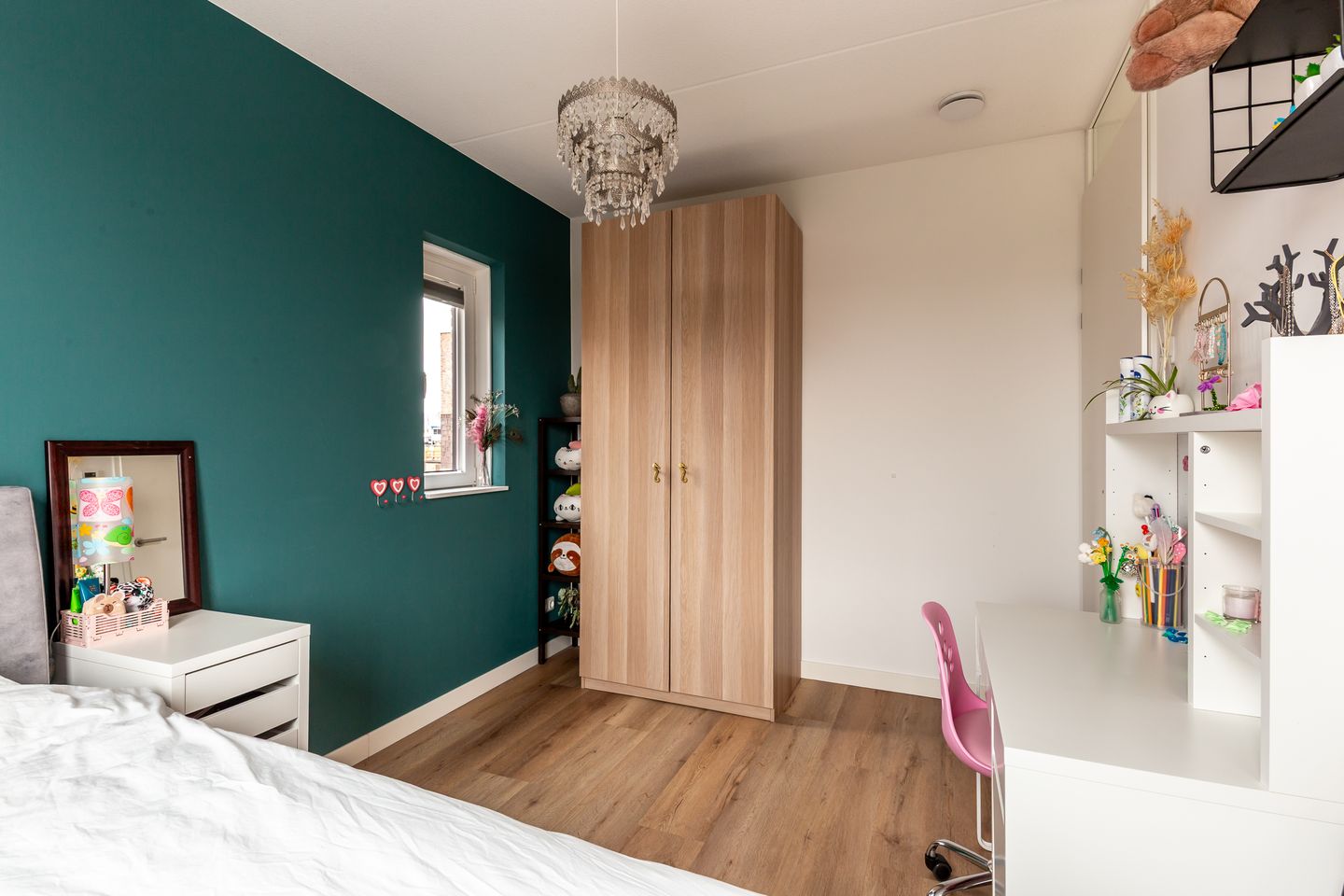 Detached Family Home in Nature Reserve with Five Bedrooms and Modern Amenities — 23