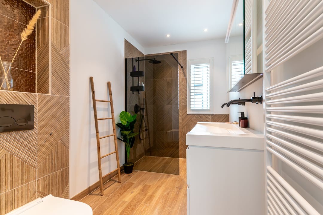 Detached Family Home in Nature Reserve with Five Bedrooms and Modern Amenities — 24