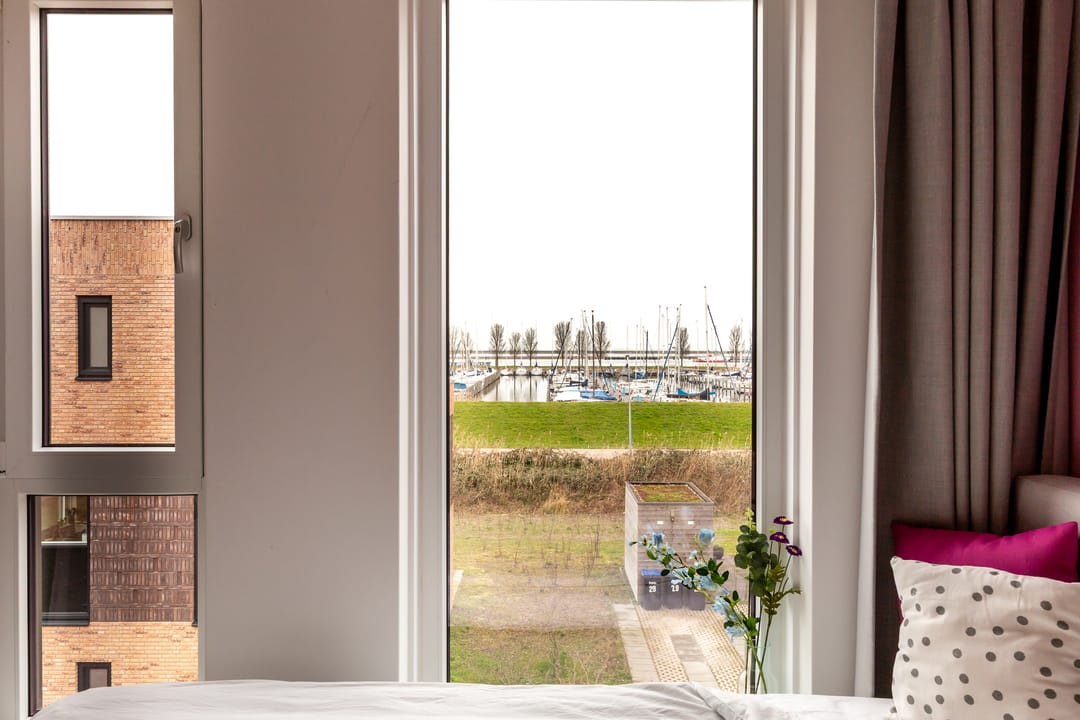 Detached Family Home in Nature Reserve with Five Bedrooms and Modern Amenities — 30