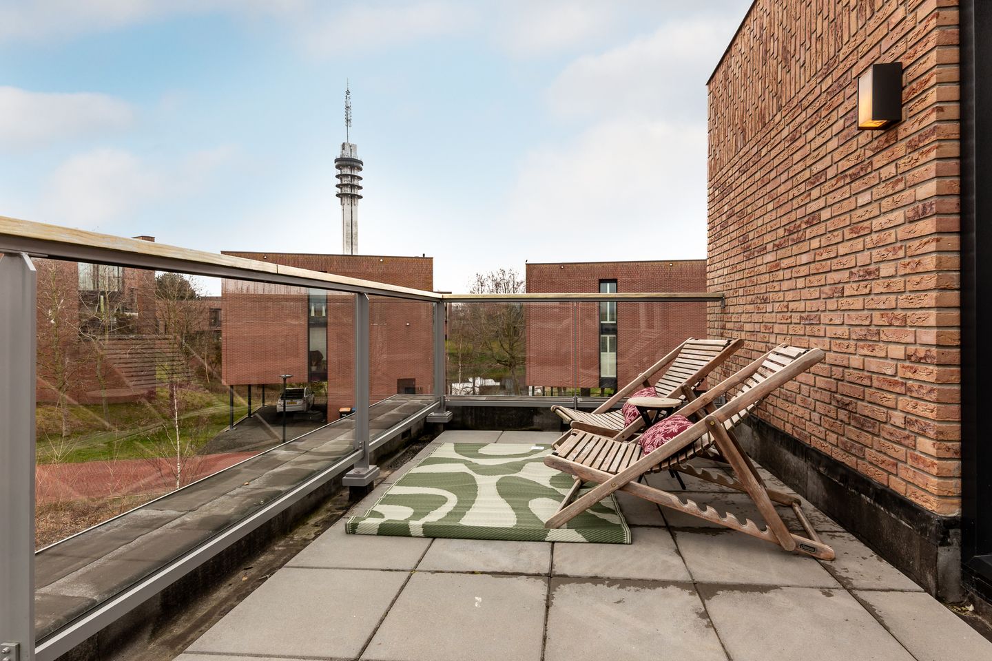 Detached Family Home in Nature Reserve with Five Bedrooms and Modern Amenities — 37