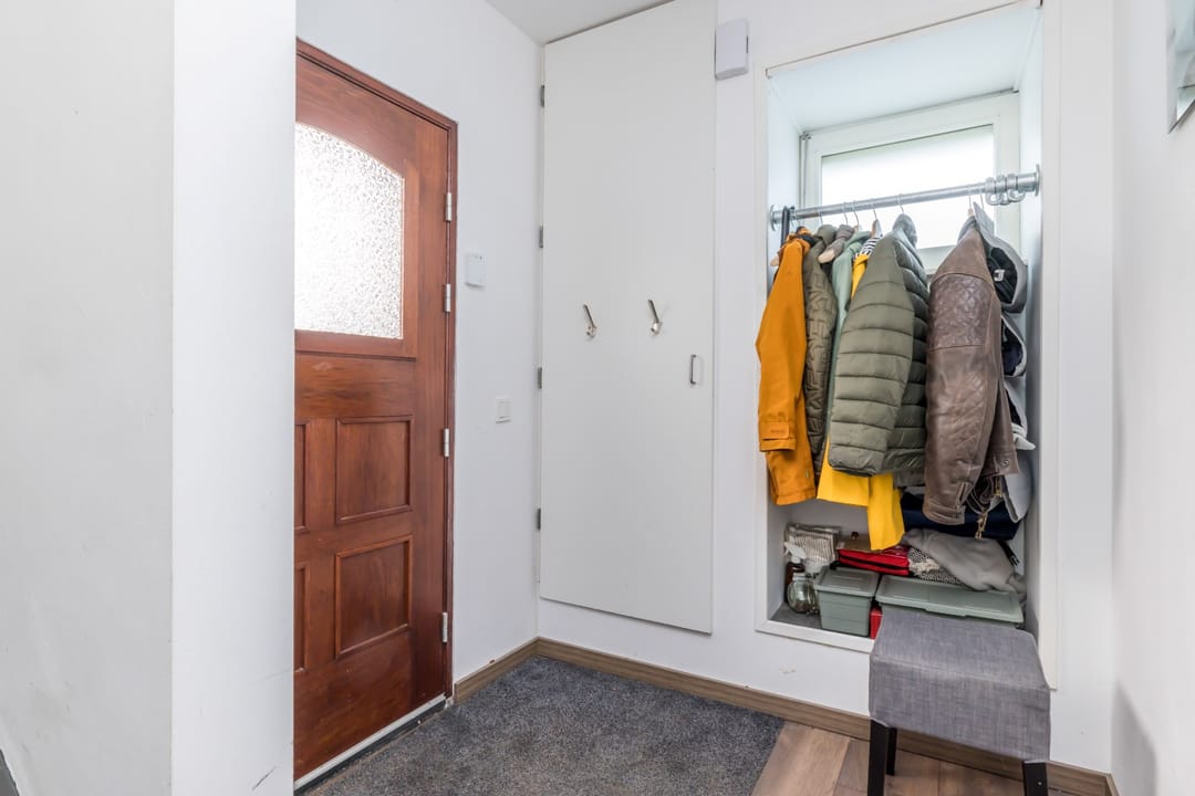 Fully Renovated Semi-Detached Home with Large Garden and Multifunctional Garden Room — 13