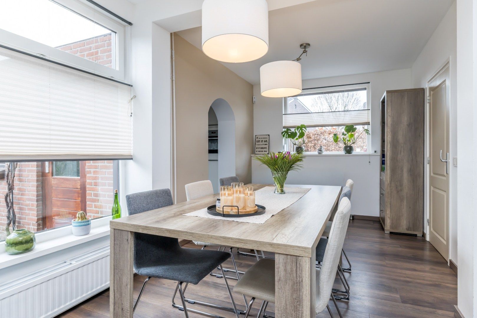 Fully Renovated Semi-Detached Home with Large Garden and Multifunctional Garden Room — 21
