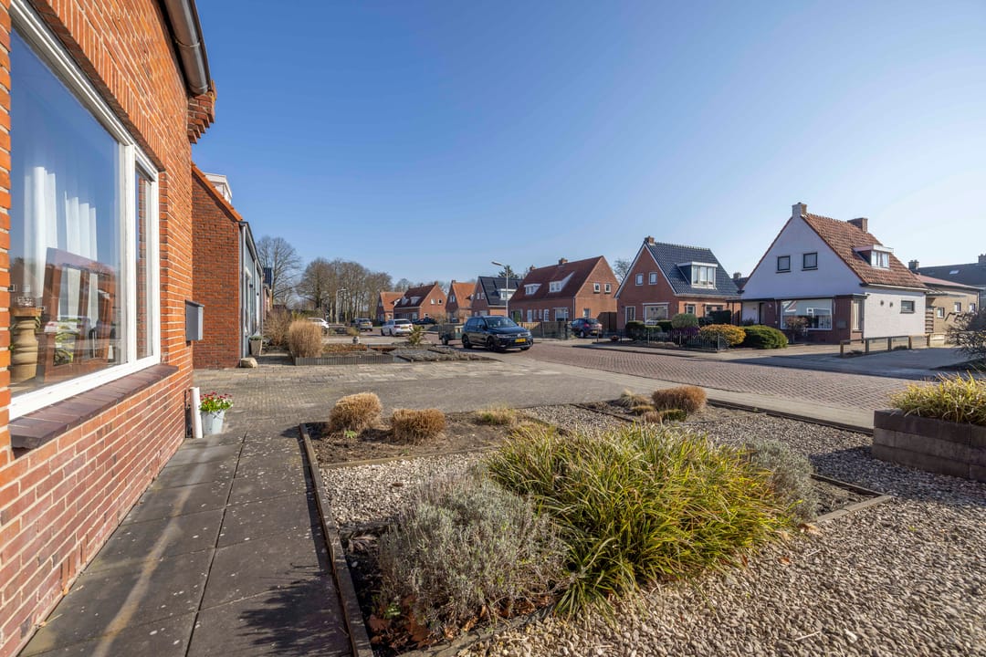 Modern Move-in Ready Home with Sunny West-Facing Garden in Surhuisterveen — 37
