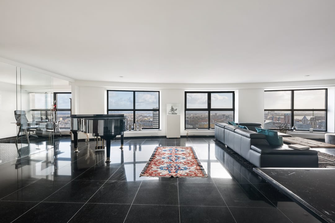 Photo 1 of Weena 301