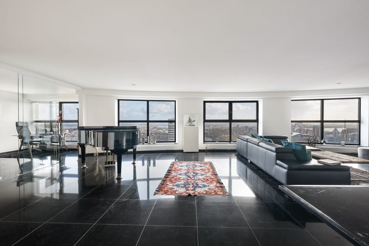 Weena 301 main image