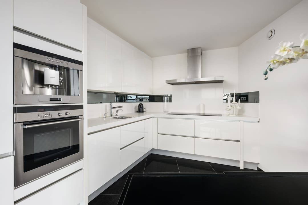 Photo 8 of Weena 301