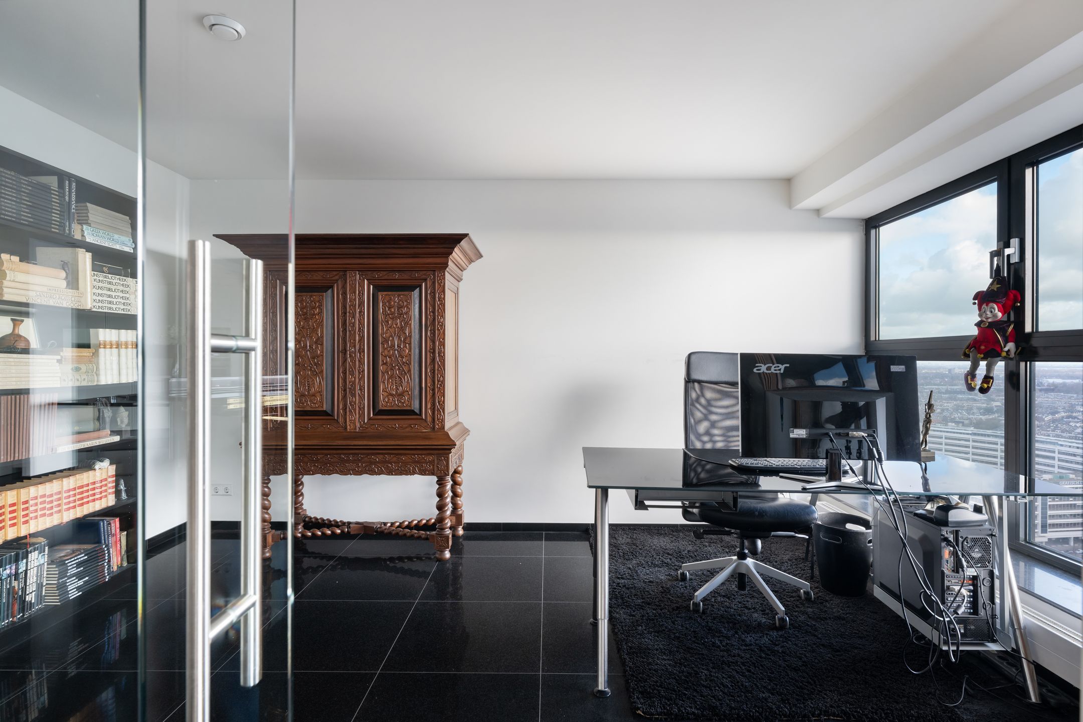 Photo 18 of Weena 301