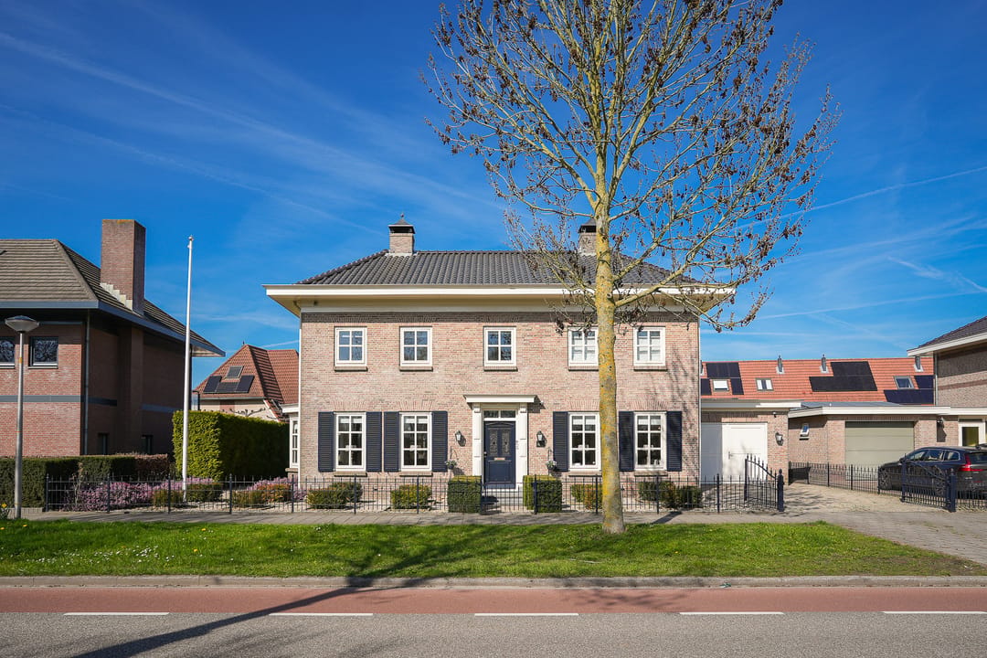 Klassieke vrijstaande villa met vrij uitzicht nabij de Kalenbergse Plas