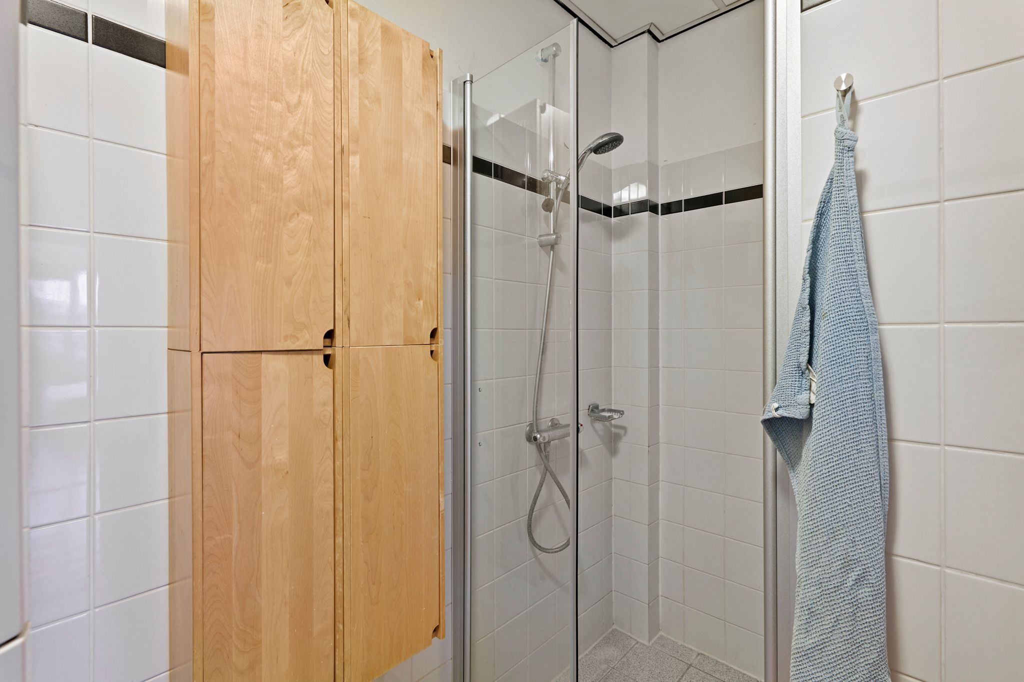 Spacious 4-Room Corner Apartment in Buitenveldert with Room Rental Permit — 20
