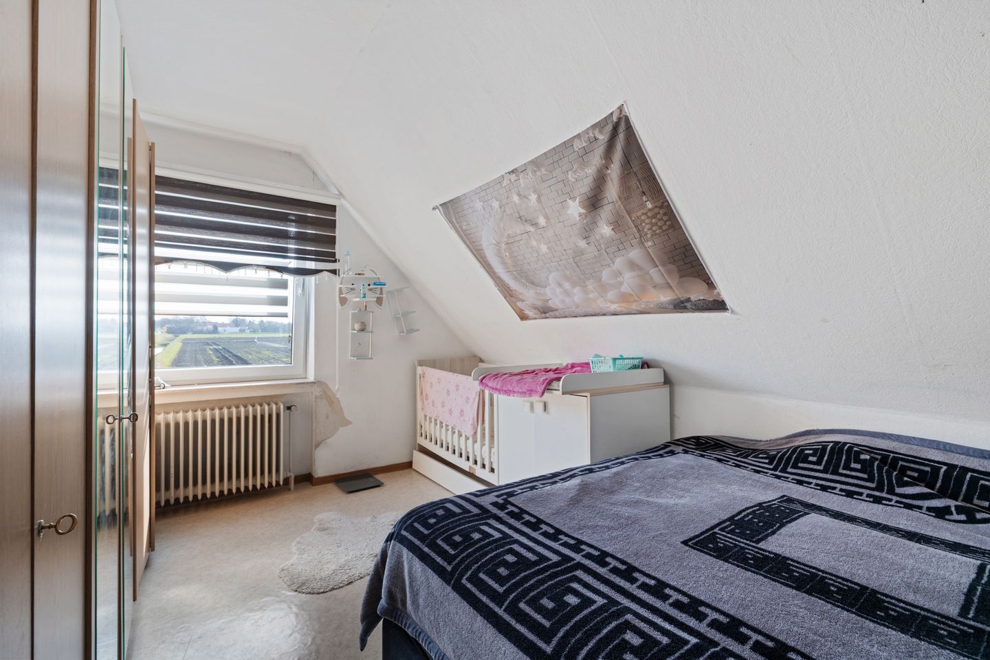 Rural former bridge keeper's house with spacious plot near the Dutch border — 18