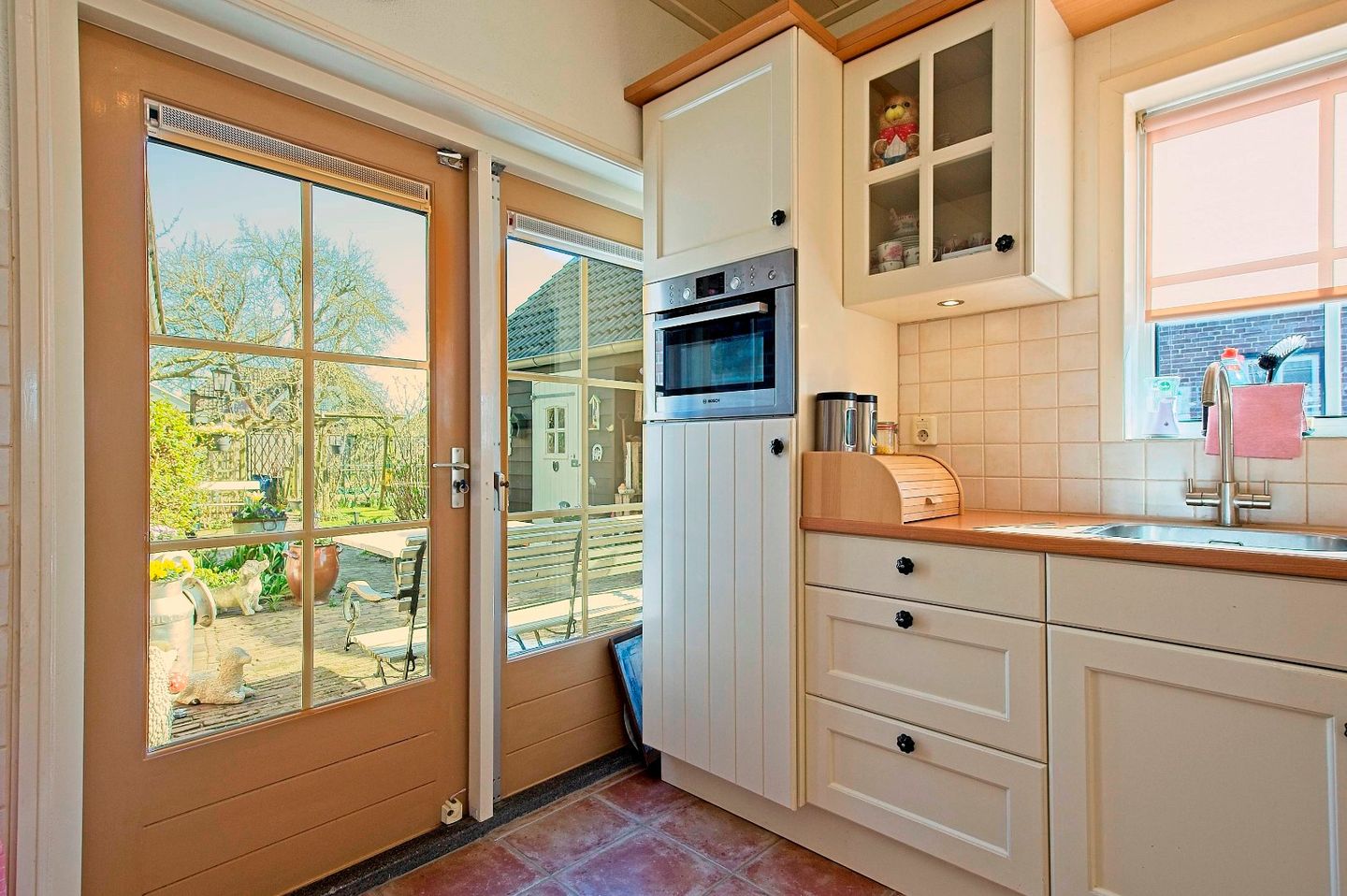 Detached Country Home with Garage and Large Garden in Bruchem — 34