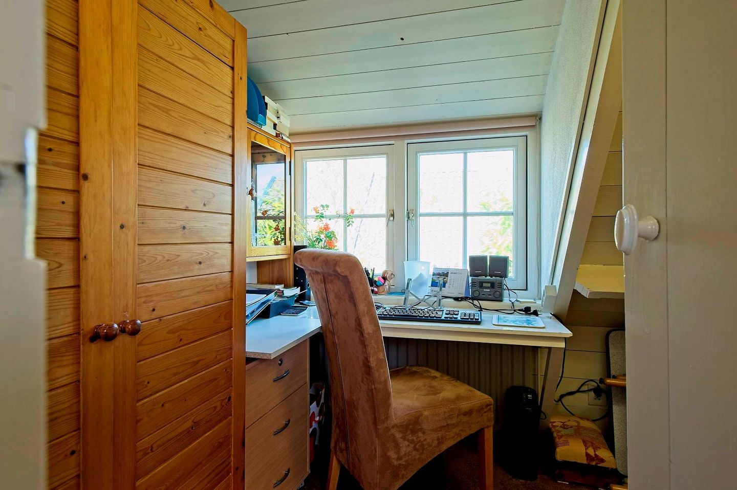 Detached Country Home with Garage and Large Garden in Bruchem — 48