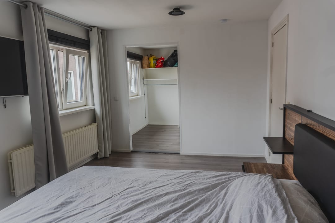 Spacious semi-detached home with new kitchen in Wolphaartsdijk — 32