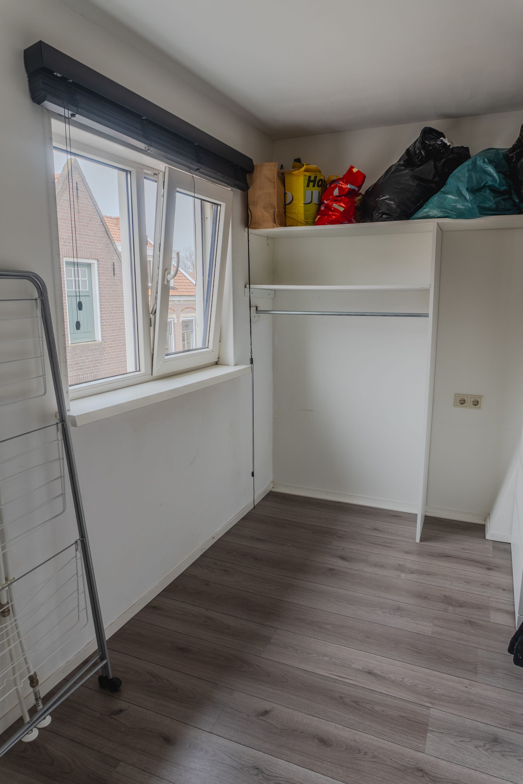 Spacious semi-detached home with new kitchen in Wolphaartsdijk — 36
