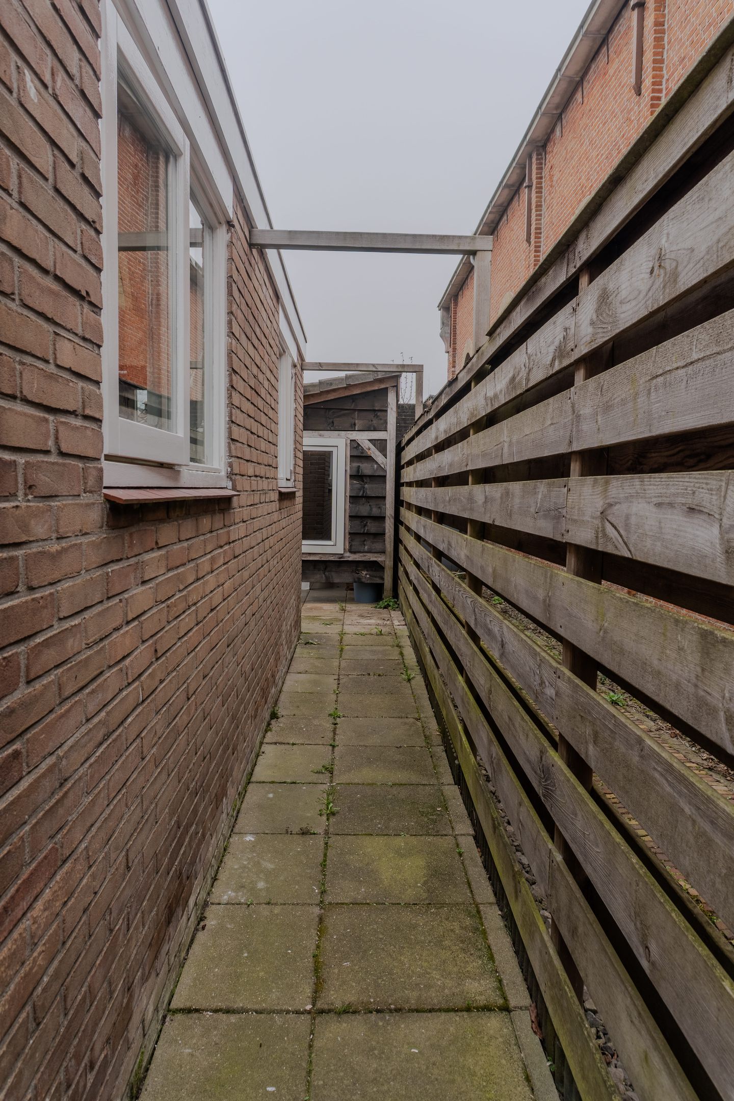Spacious semi-detached home with new kitchen in Wolphaartsdijk — 49