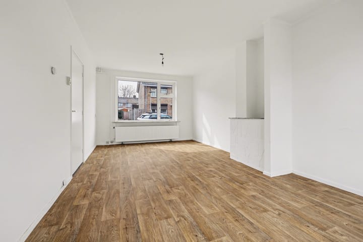 Photo 5 of Plevierstraat 23