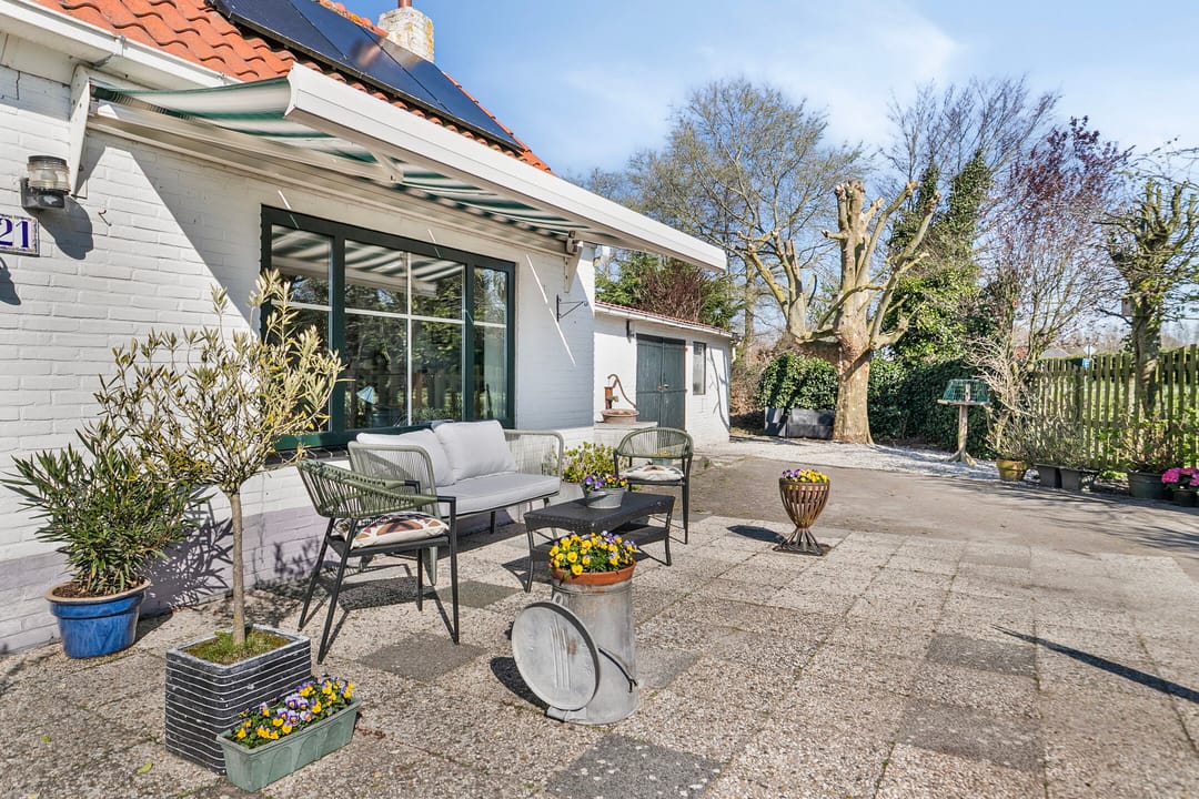 Characterful detached home with ground floor bedroom in scenic Groede — 23