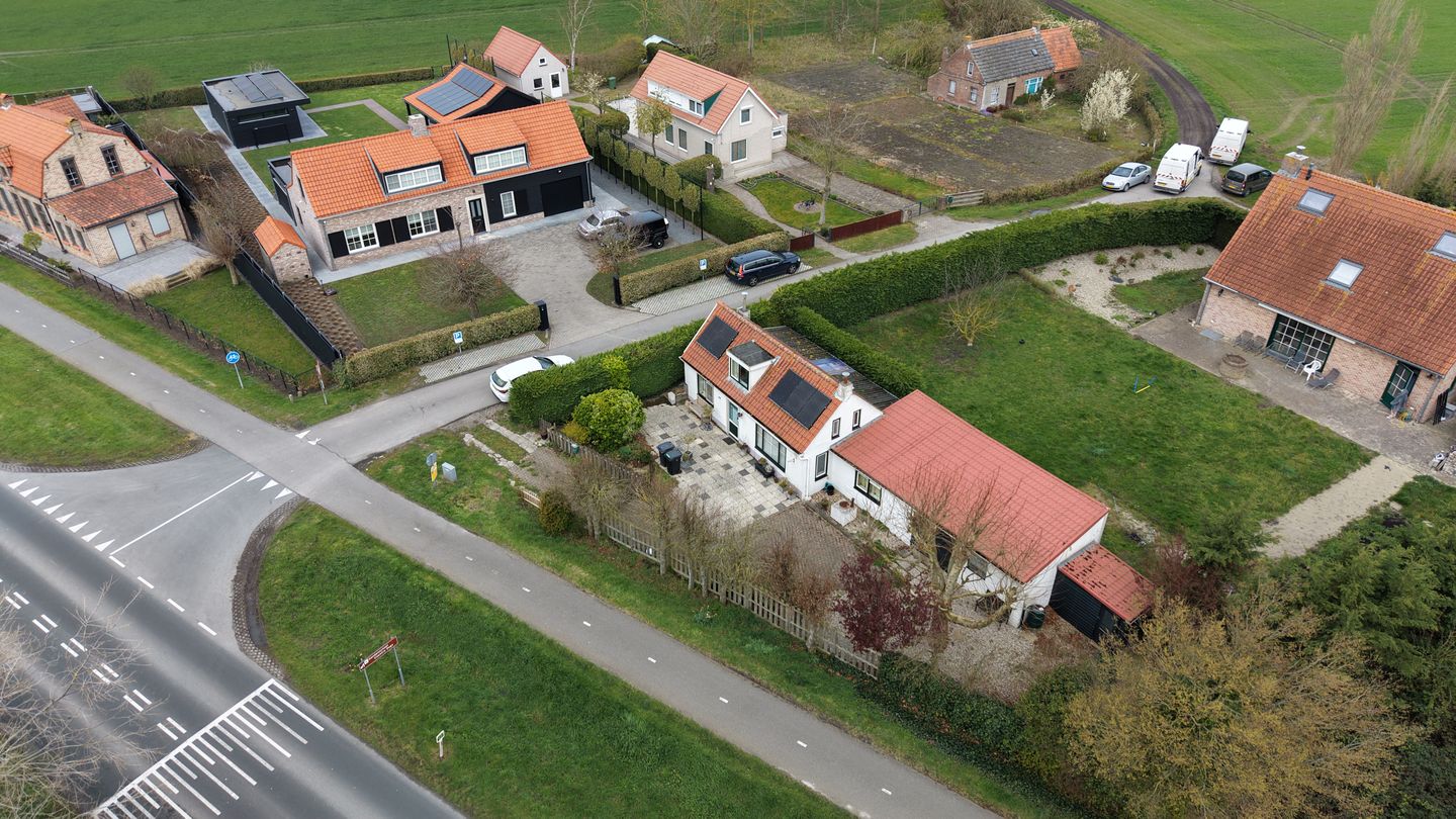 Characterful detached home with ground floor bedroom in scenic Groede — 25