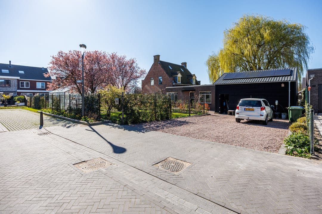 Unique Detached Waterfront Home with Apartment in Rijswijk Buiten — 18