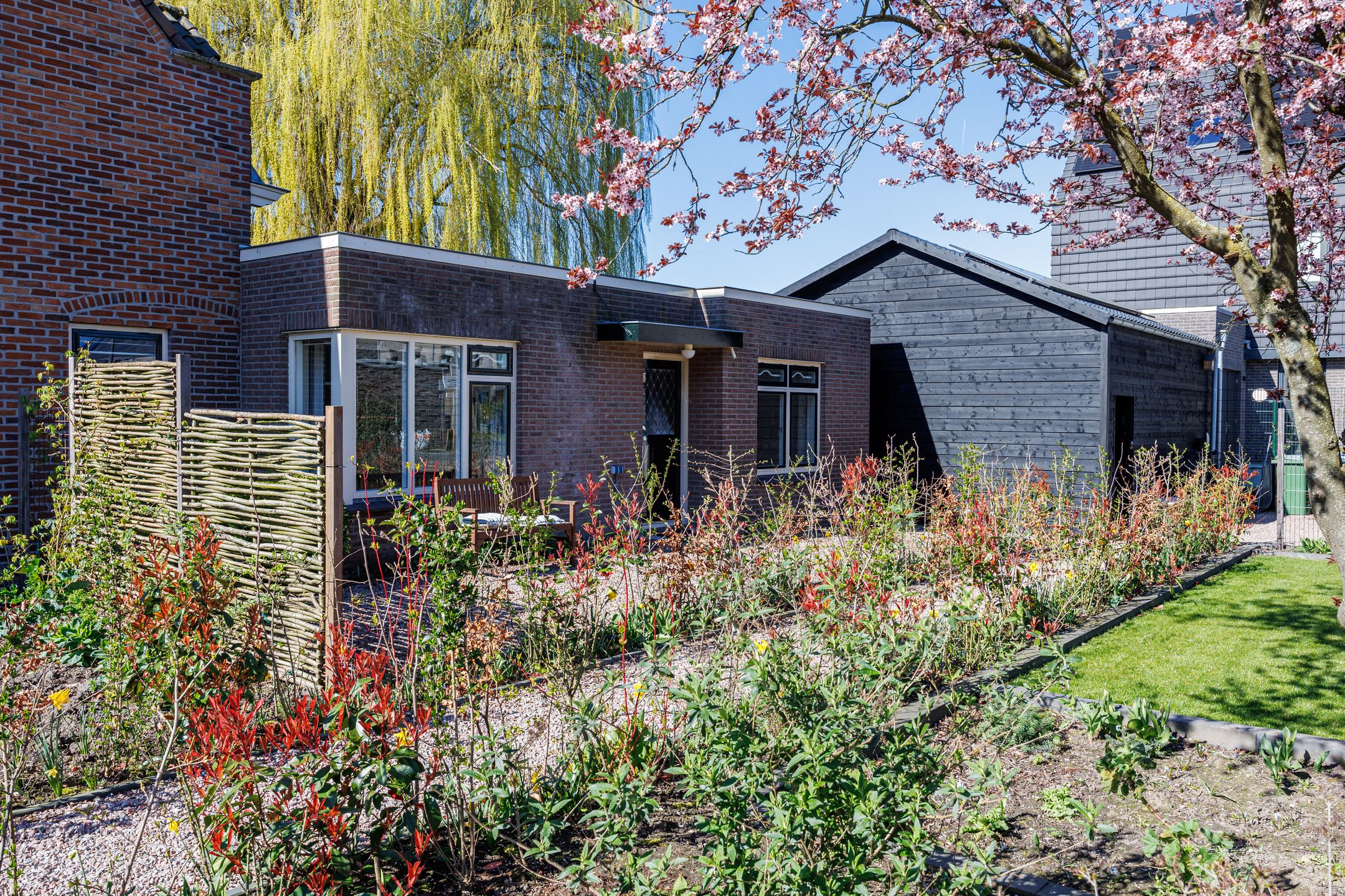 Unique Detached Waterfront Home with Apartment in Rijswijk Buiten — 15