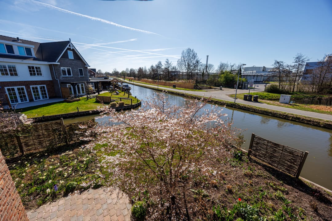 Unique Detached Waterfront Home with Apartment in Rijswijk Buiten — 46