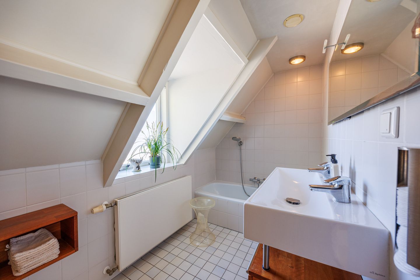 Unique Detached Waterfront Home with Apartment in Rijswijk Buiten — 50