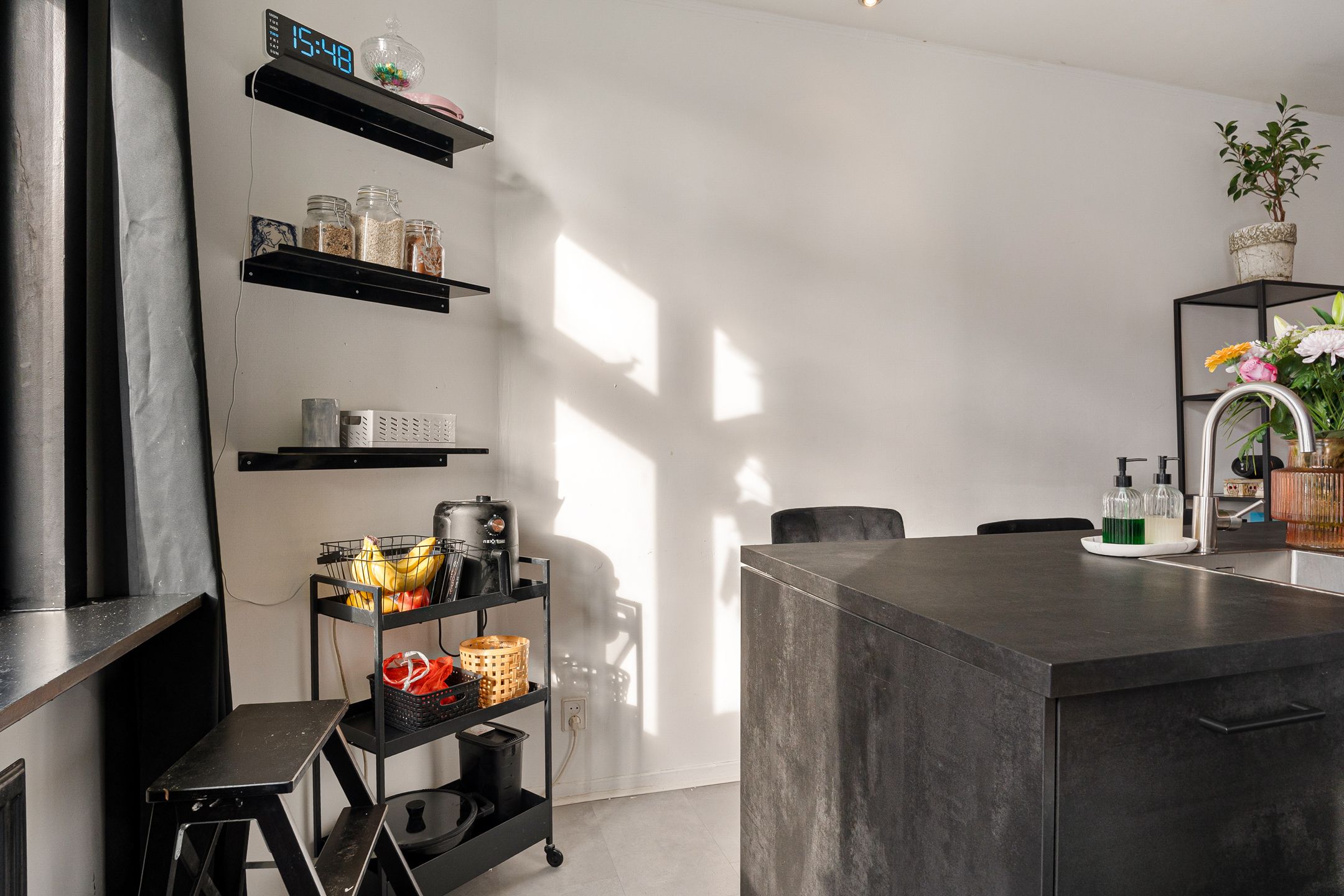 Foto 15 van Van Musschenbroekstraat 245