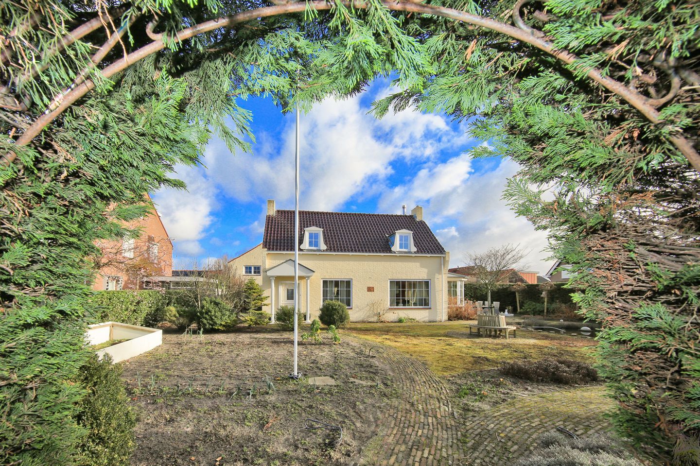 Unique property with guest house and former bulb shed in De Zilk — 45