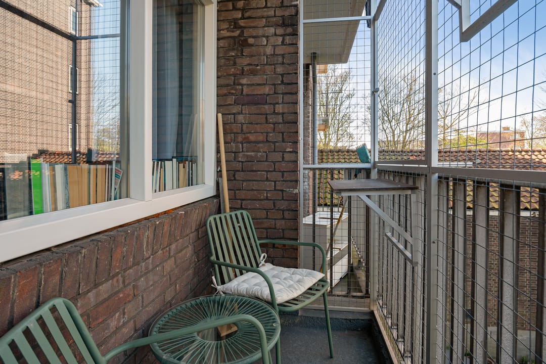 Spacious 3-room apartment with two balconies in Rotterdam Oud Mathenesse — 20