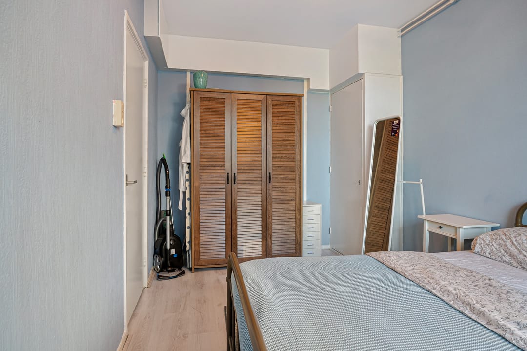 Spacious 3-room apartment with two balconies in Rotterdam Oud Mathenesse — 19