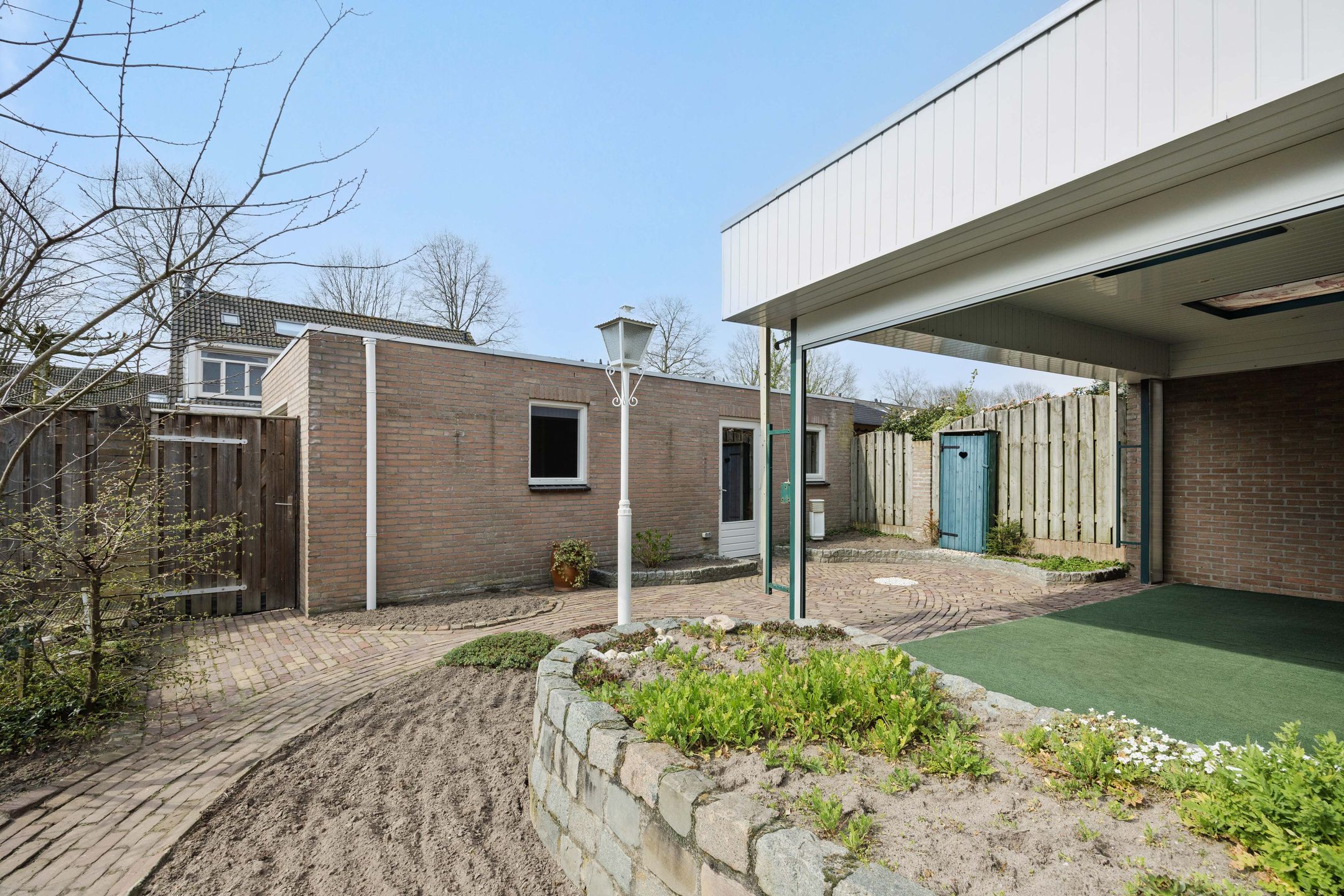Corner Semi-Detached House with Garage and Garden in Heesch — 35