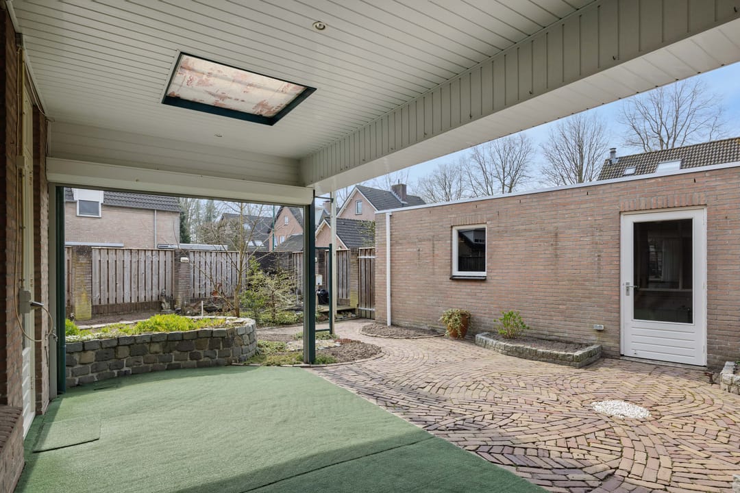 Corner Semi-Detached House with Garage and Garden in Heesch — 31
