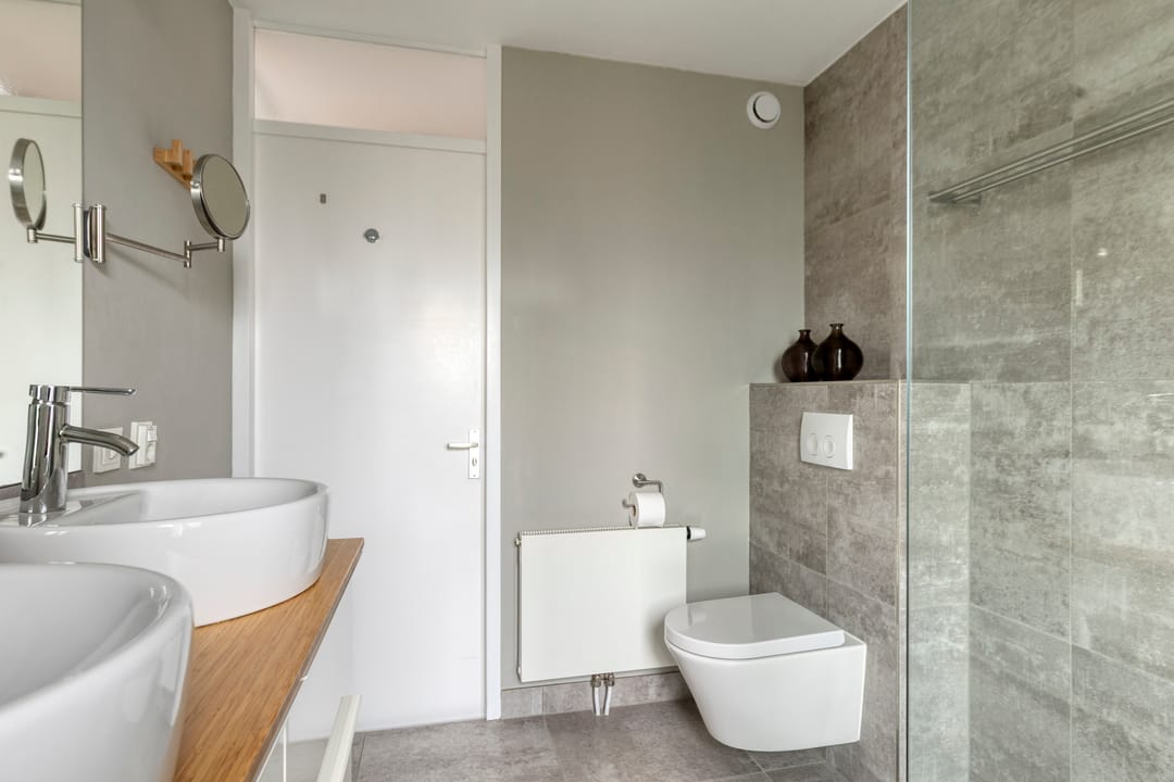 Spacious and well-insulated terraced home with extension and solar panels — 13