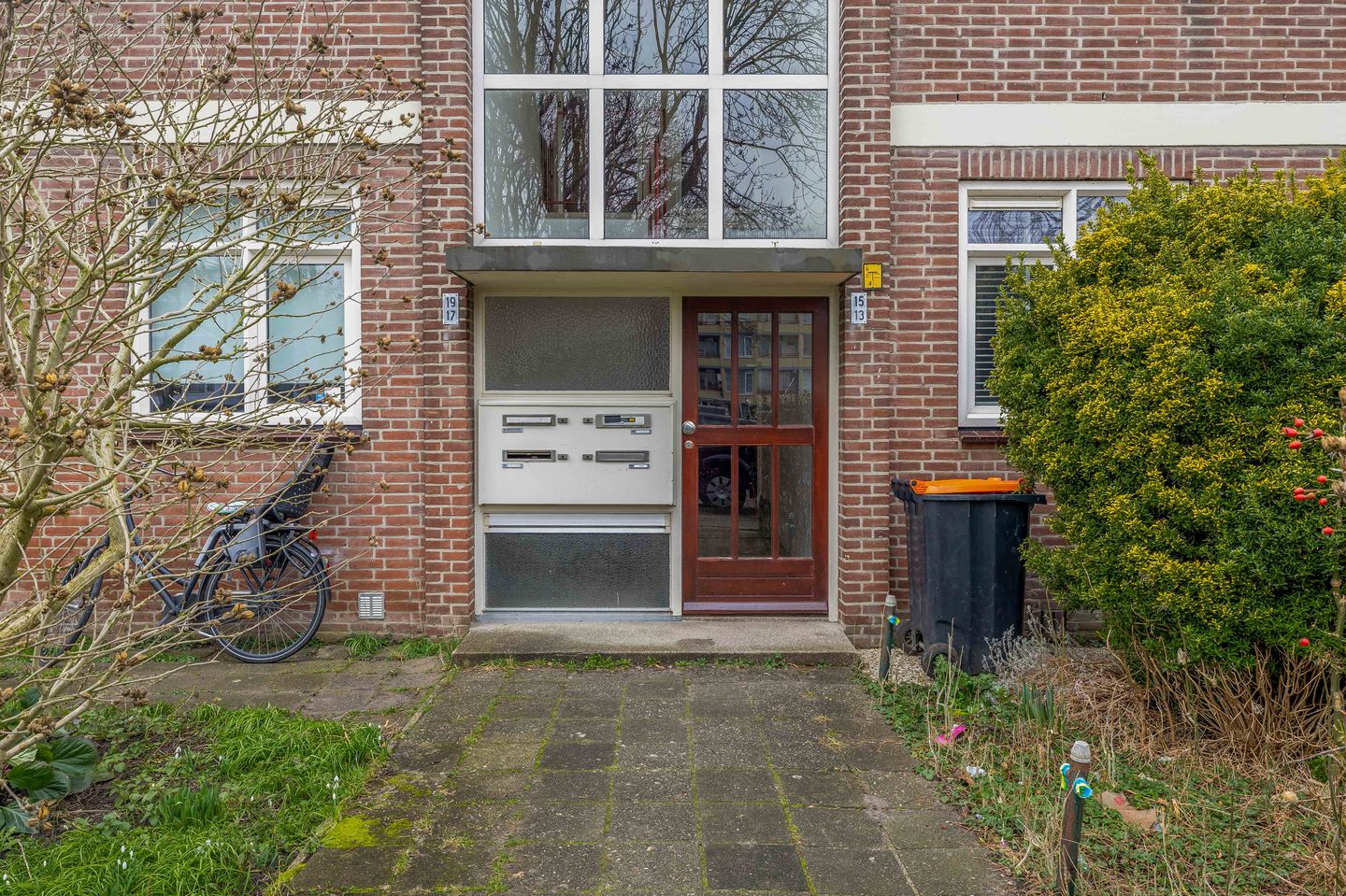 Foto 19 van Warmoeziersstraat 19