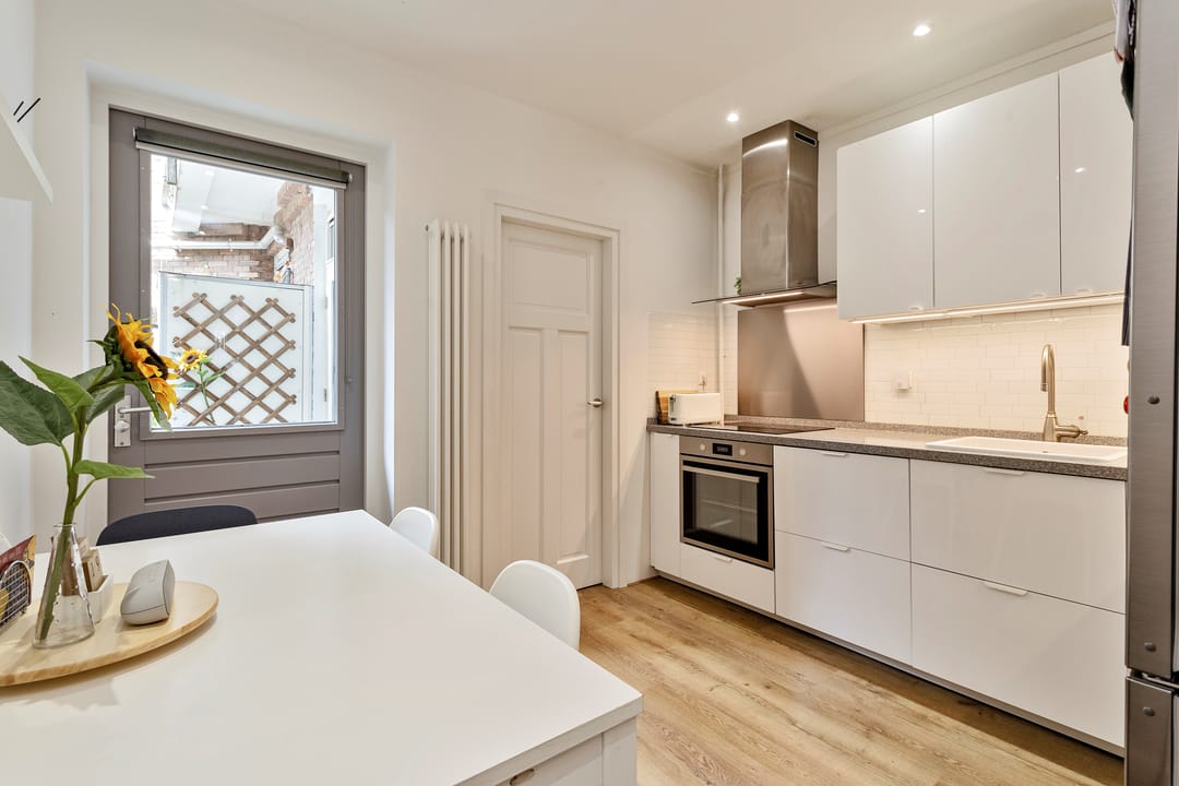 Photo 2 of Van Walbeeckstraat 105-H